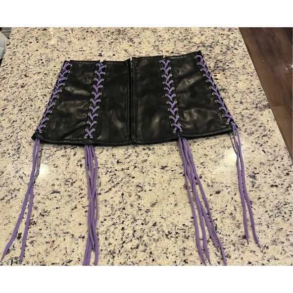 Daisy corsets Women's Black Patent Lace-up Skirt W/Lt Purple Lacing - Picture 3 of 6